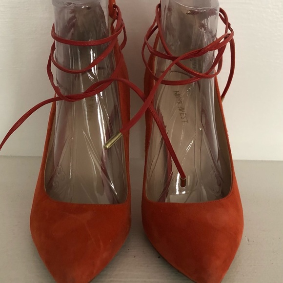 Nine West Amber Orange, real suede pumps, 8 1/2. - Picture 3 of 8